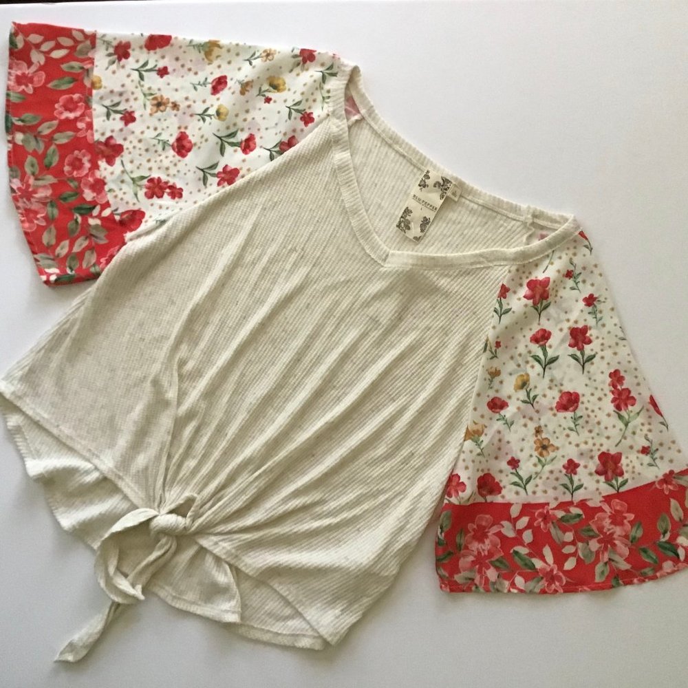 Floral 1/2 Bell Sleeves Tie Front V-Neck Top, Size L, NWT